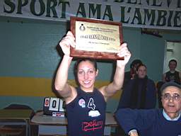 02 - iarnone mostra la targa.JPG